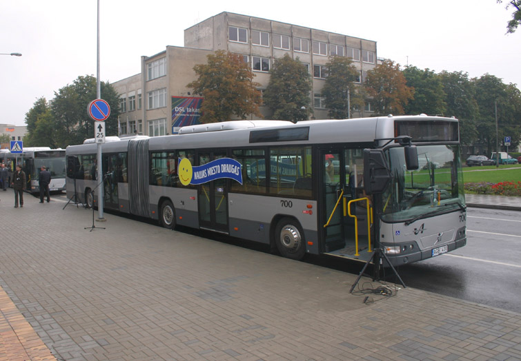 Vilniuje vaÅ¾inÄ—ja nauji VOLVO 7700 autobusai.