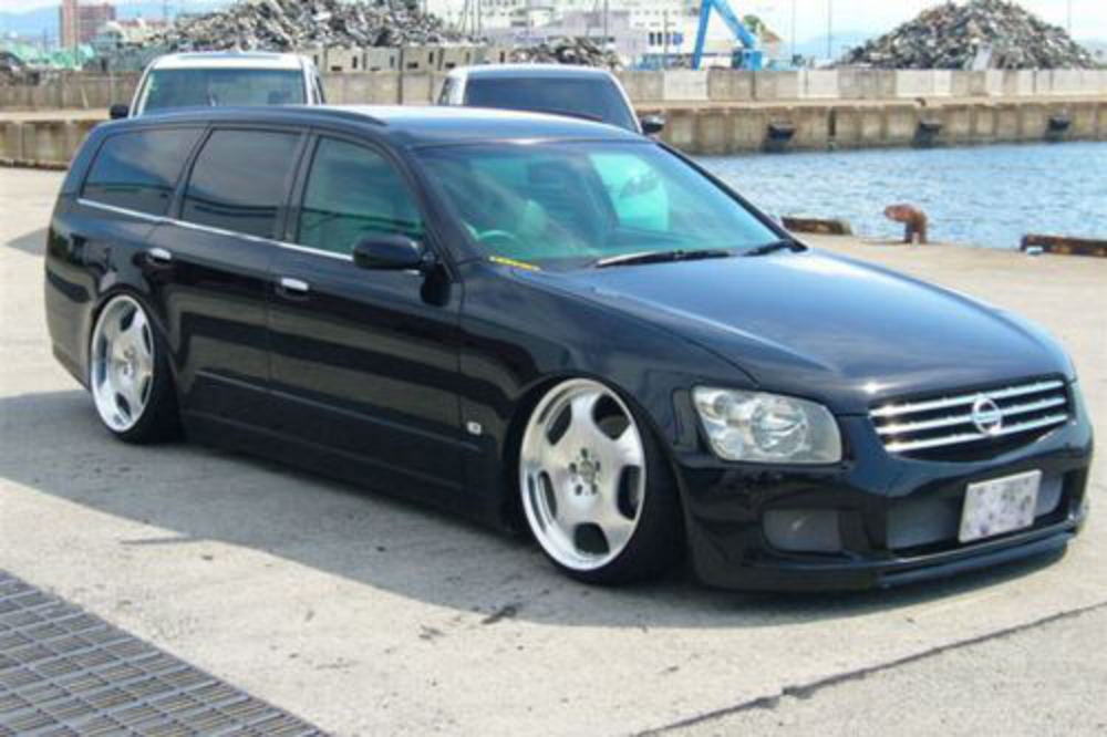 Add the Nissan Stagea to the long list of awesome-looking wagons that never