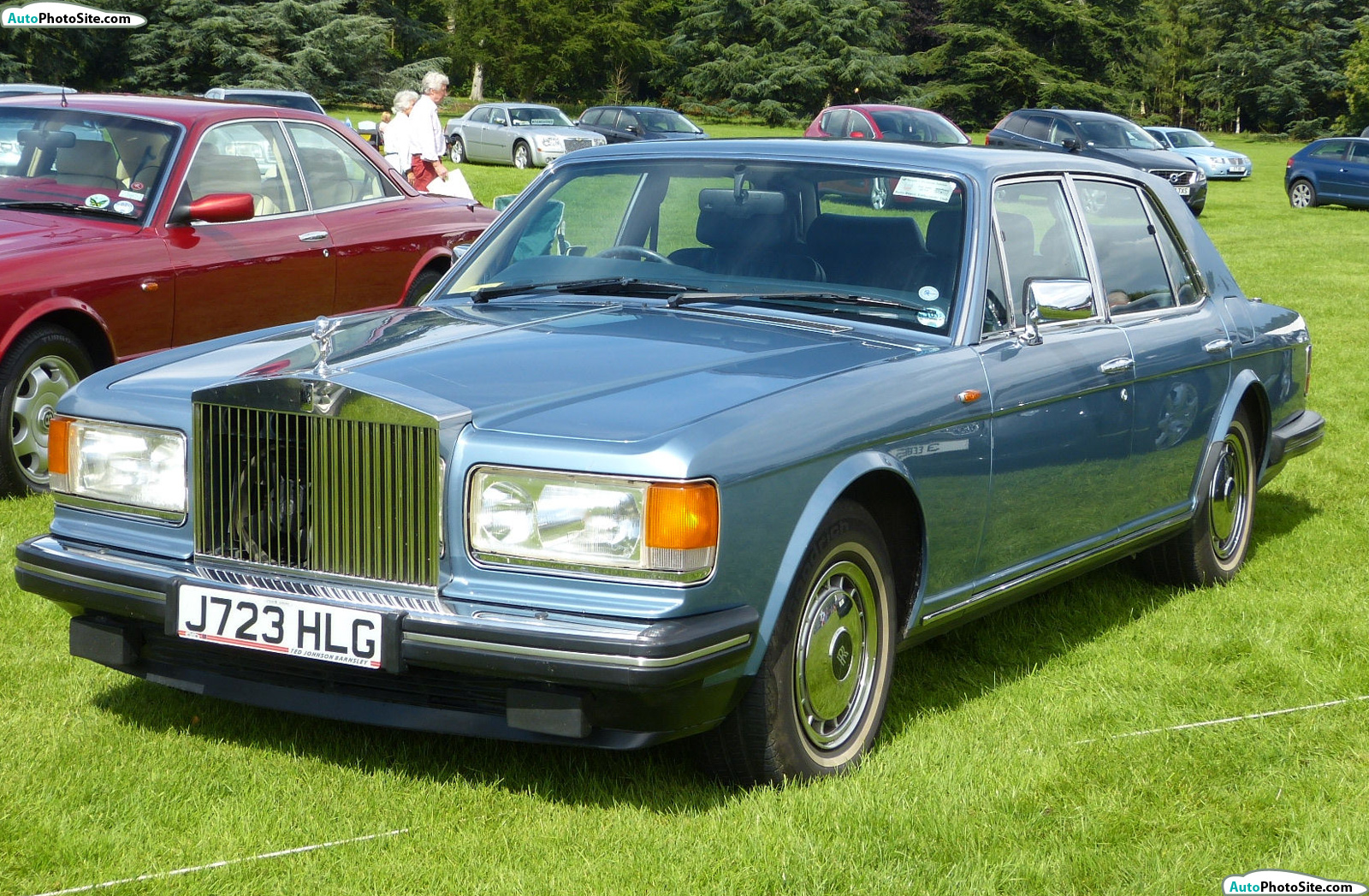 Royce silver spirit. Роллс Ройс Сильвер спирит. Rolls-Royce Silver Spirit. Роллс Ройс Сильвер спирит 1994 года. Rolls-Royce Silver Spirit тюнинг.