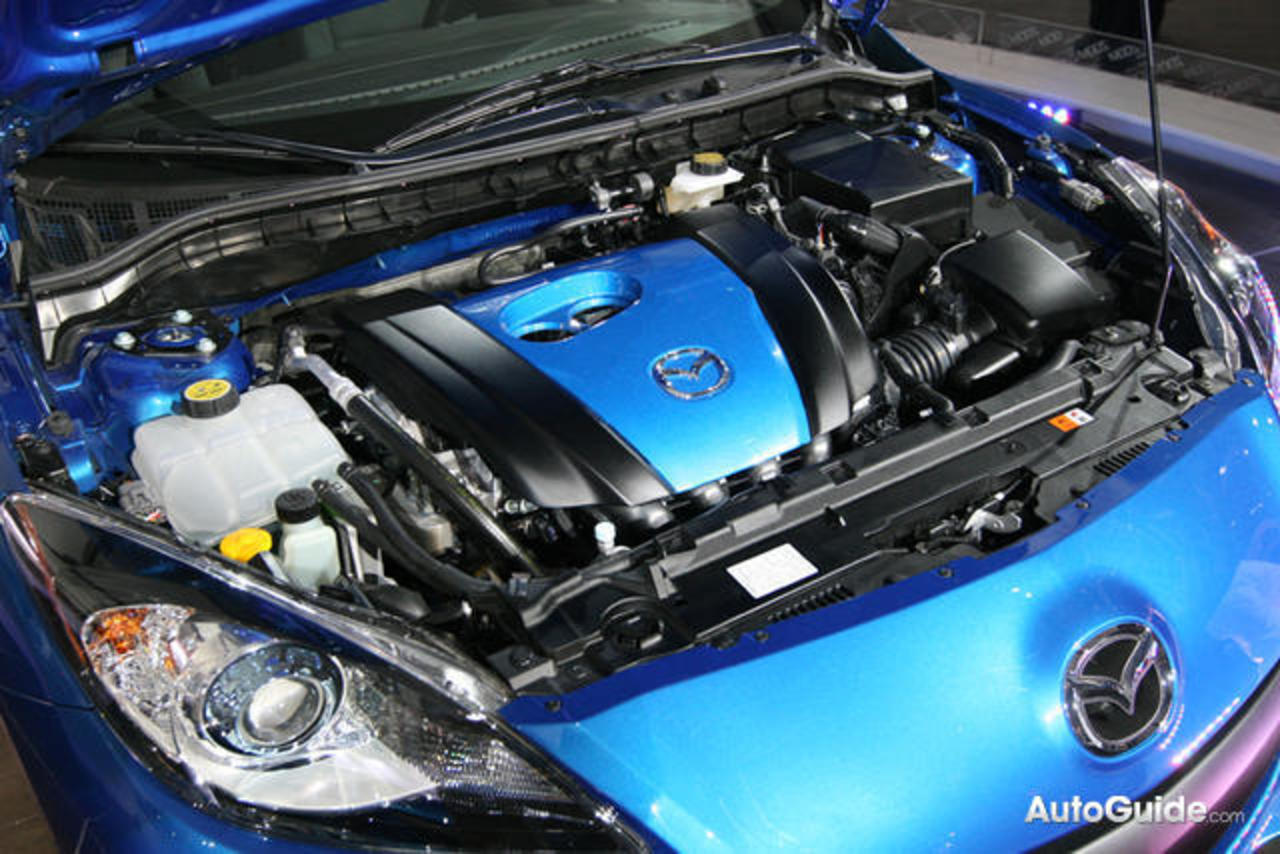 Свап mazda. Mazda 3 SKYACTIV. Мазда 3 2012 двигатель. Моторный отсек Мазда 3 скайактив. Мазда 3 BL SKYACTIV.