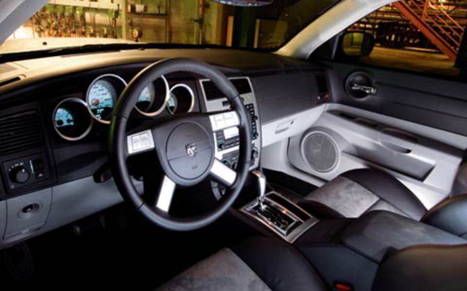Dodge charger srt-8 (06) Size: 480 x 300 px 21249 views