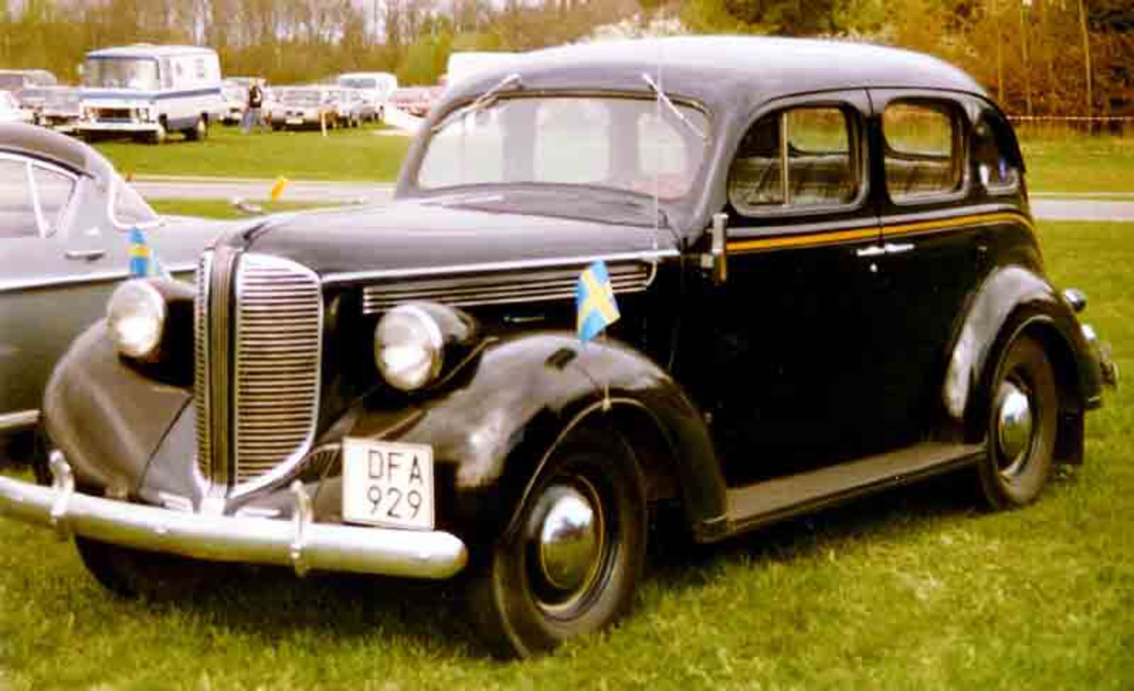 File:Dodge D8 Royal Touring Sedan 1938.jpg. No higher resolution available.