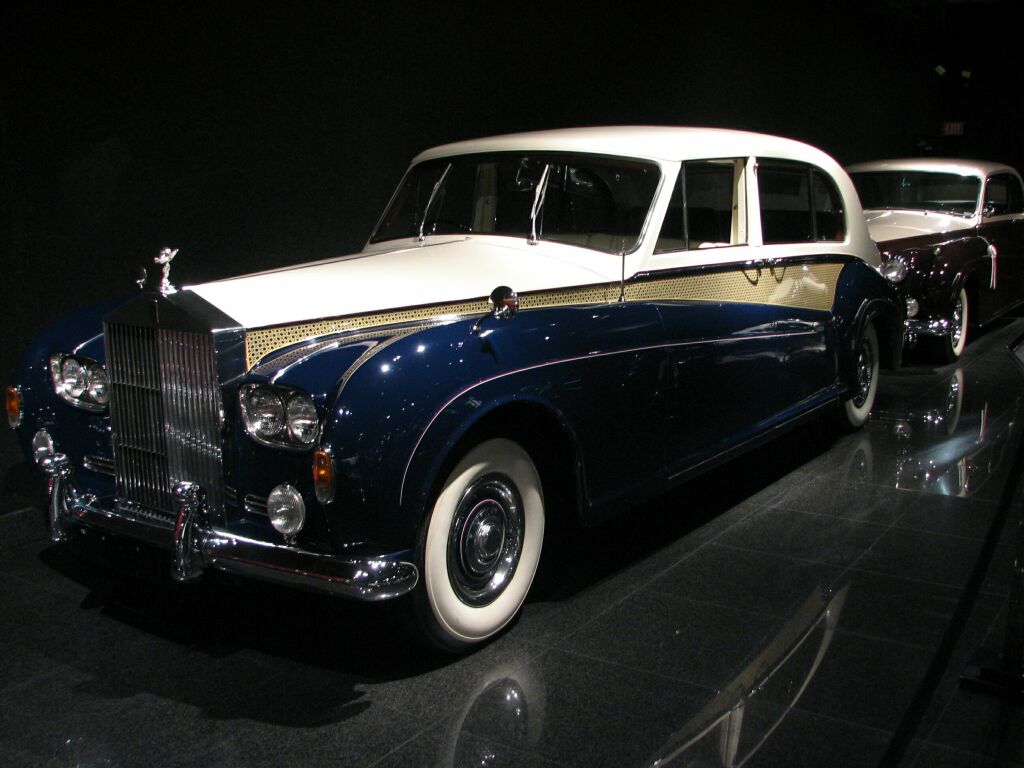 Покажи стар. Rolls Royce Phantom ii1936. Rolls-Royce Phantom 20х. Роллс Ройс Фантом 2. Rolls Royce Phantom 1978.