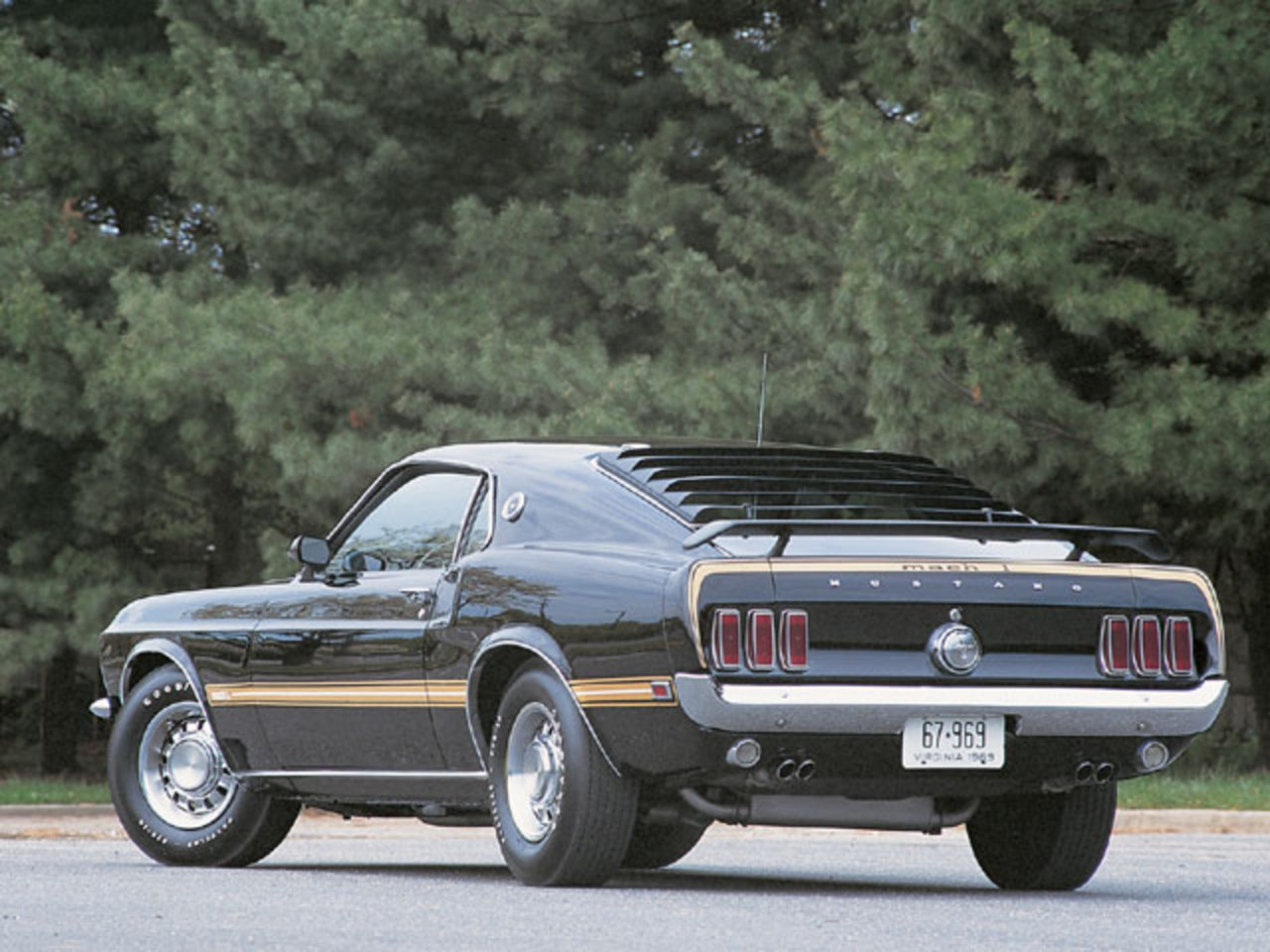 Ford Mustang 1969 зад