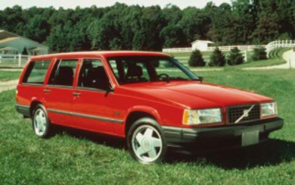 What is a style? 1990 Volvo 740 4 Dr STD Turbo Wagon. Photos Videos 360