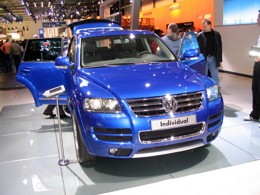 2005 Volkswagen Touareg W12 Sport Displacement liters/cm