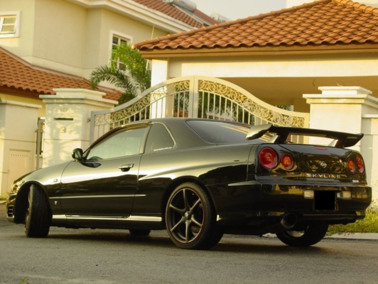 Nissan Skyline GT-T R34 Metallic Black