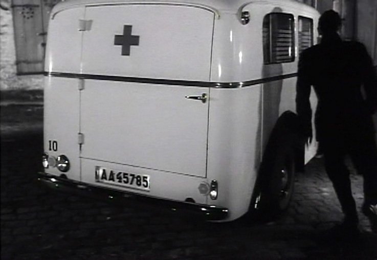 IMCDb.org: 1956 Volvo PV 834 Ambulans in "TÃ¤rningen Ã¤r kastad, 1960"