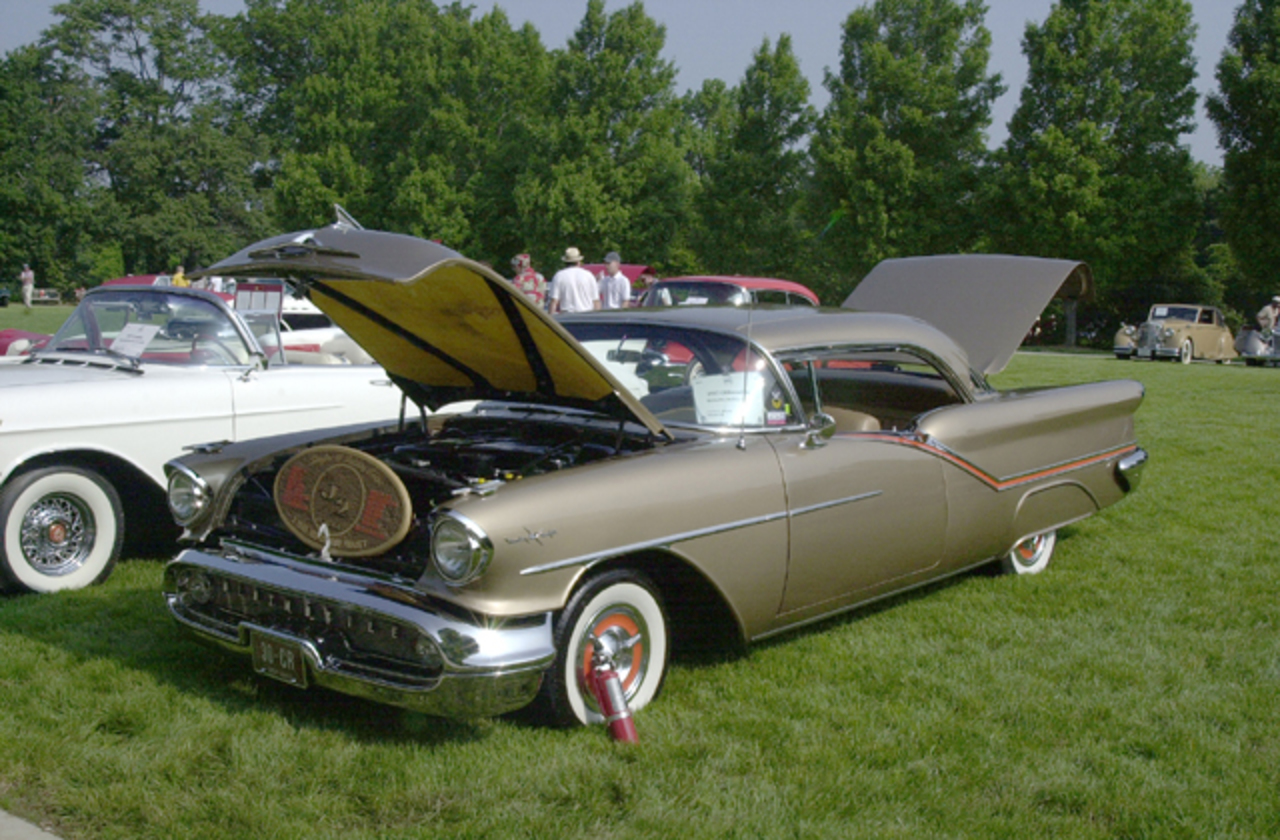 Oldsmobile 98 Starfire Holiday Coupe - cars catalog, specs, features,