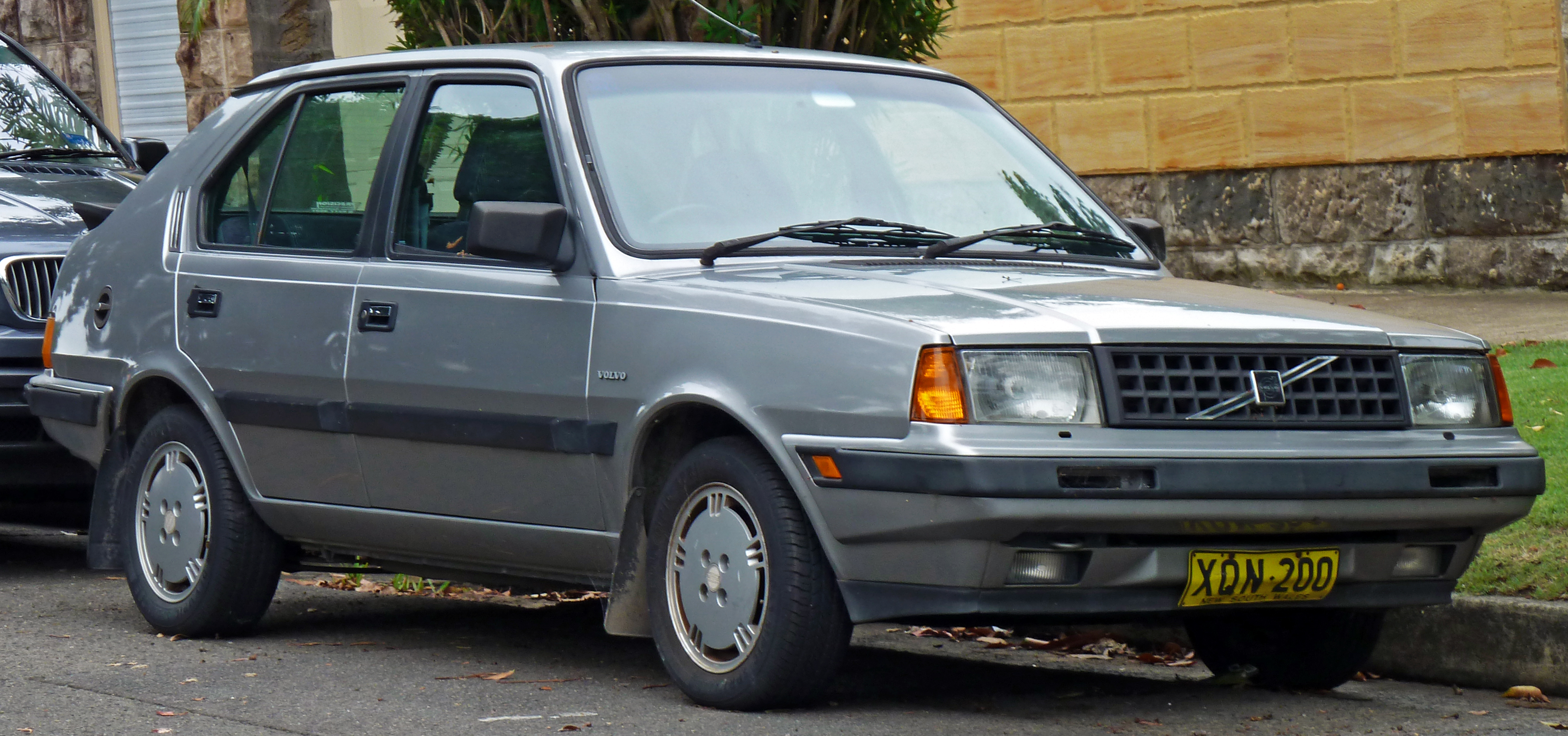 File:1985-1988 Volvo 360 GLT 5-door hatchback (2011-01