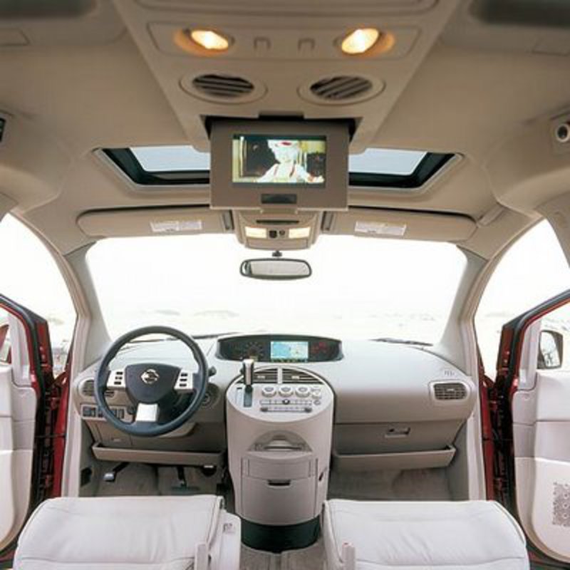 Nissan Quest Wide inside or interior