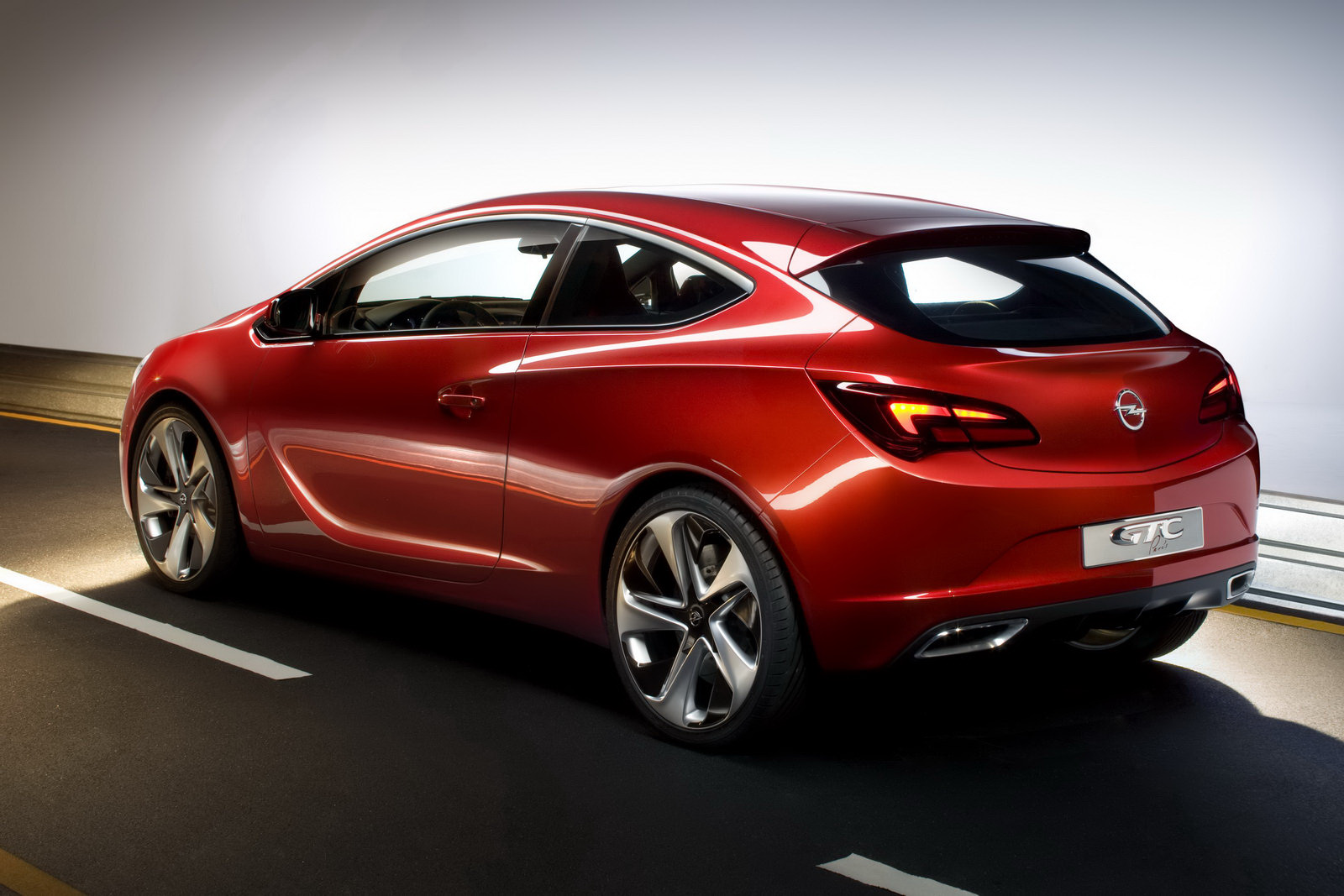 The latest news on the launch of Opel Astra Sports Hatch is