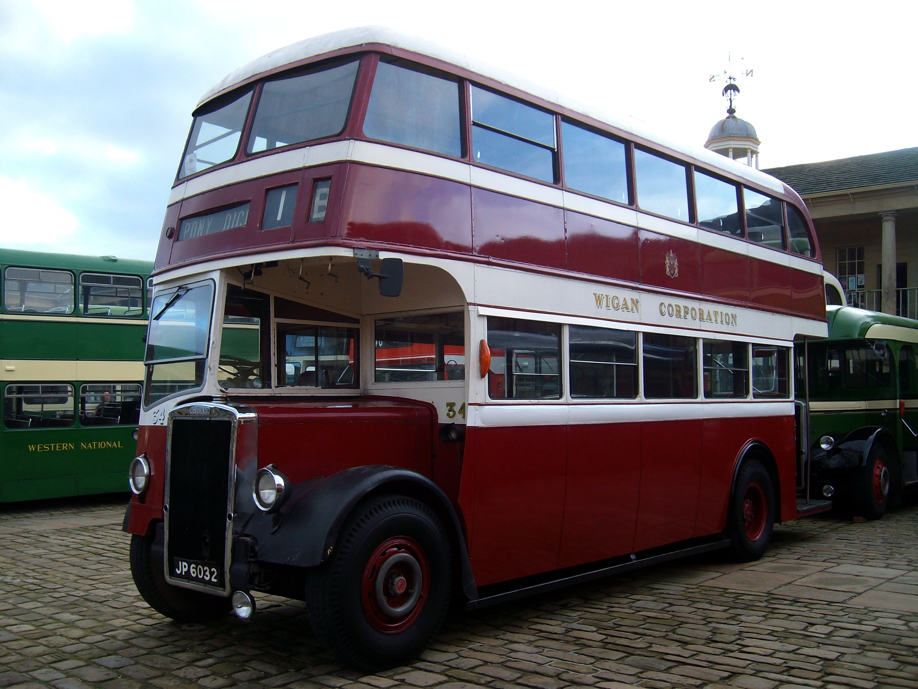 TopWorldAuto >> Photos of LEYLAND Titan photo galleries