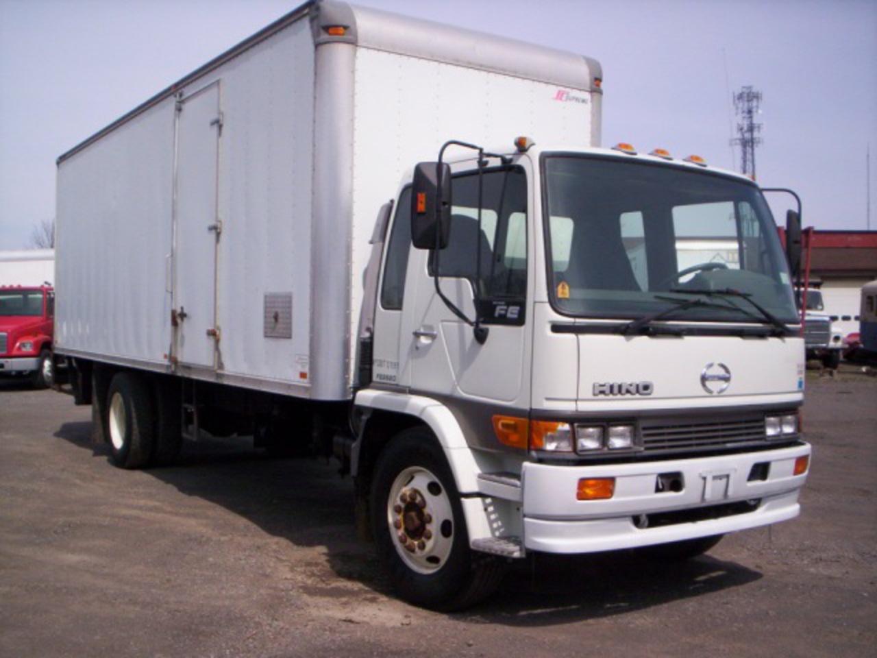 2001 HINO FE2620, National Truck Brokers