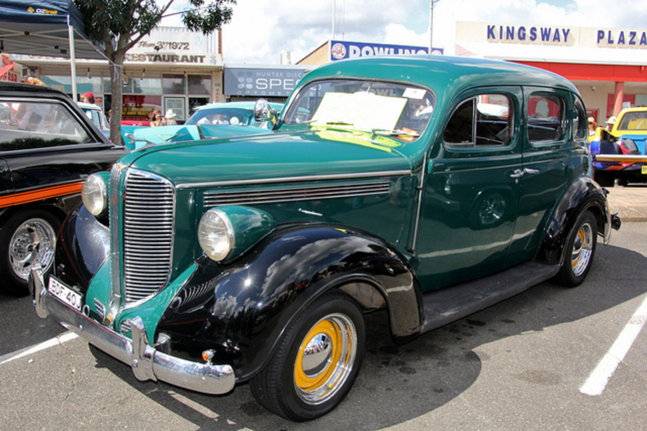 1938 Dodge D8 sedan. Taken at the 2012 Kurri Kurri Nostalgia Festival,