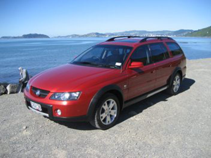 Holden ADVENTRA LX8 2005