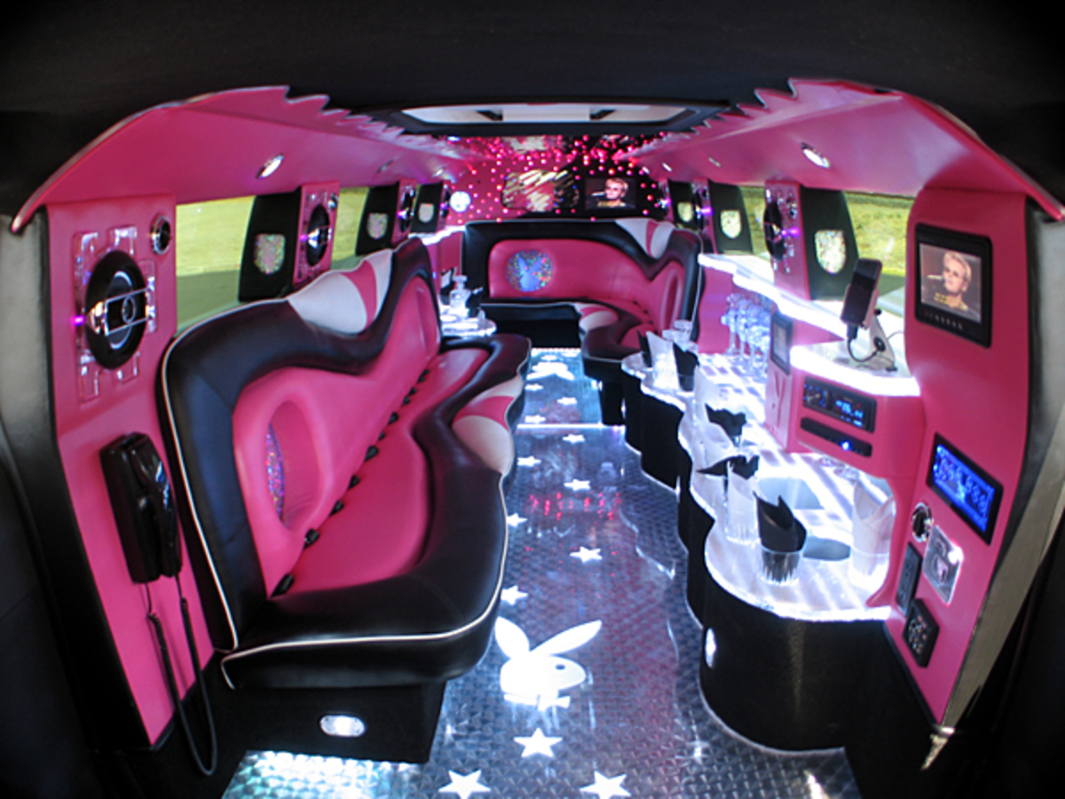 Pink Hummer H3 Limousine - Image 3