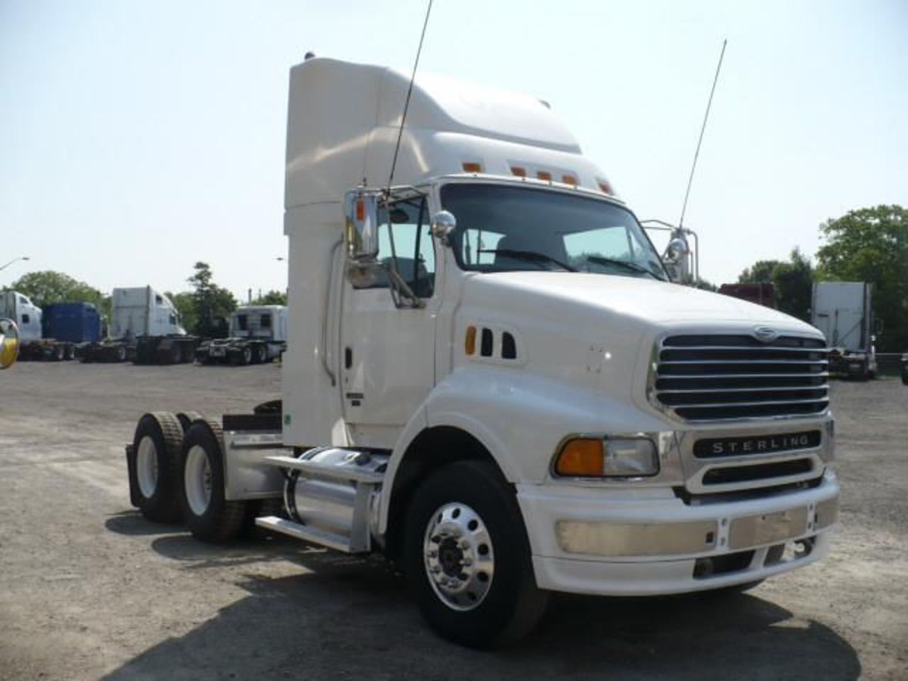 Sterling Trucks 9513