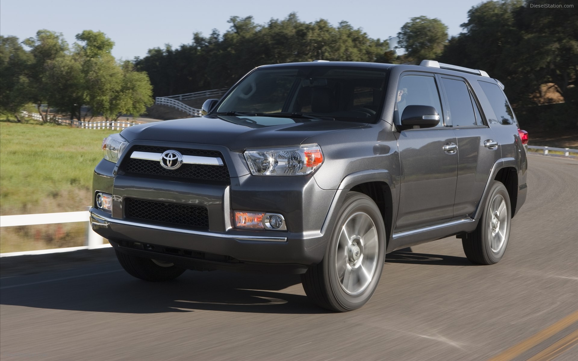 Toyota 4Runner Limited 2012 - Car Photo at Dieselstation