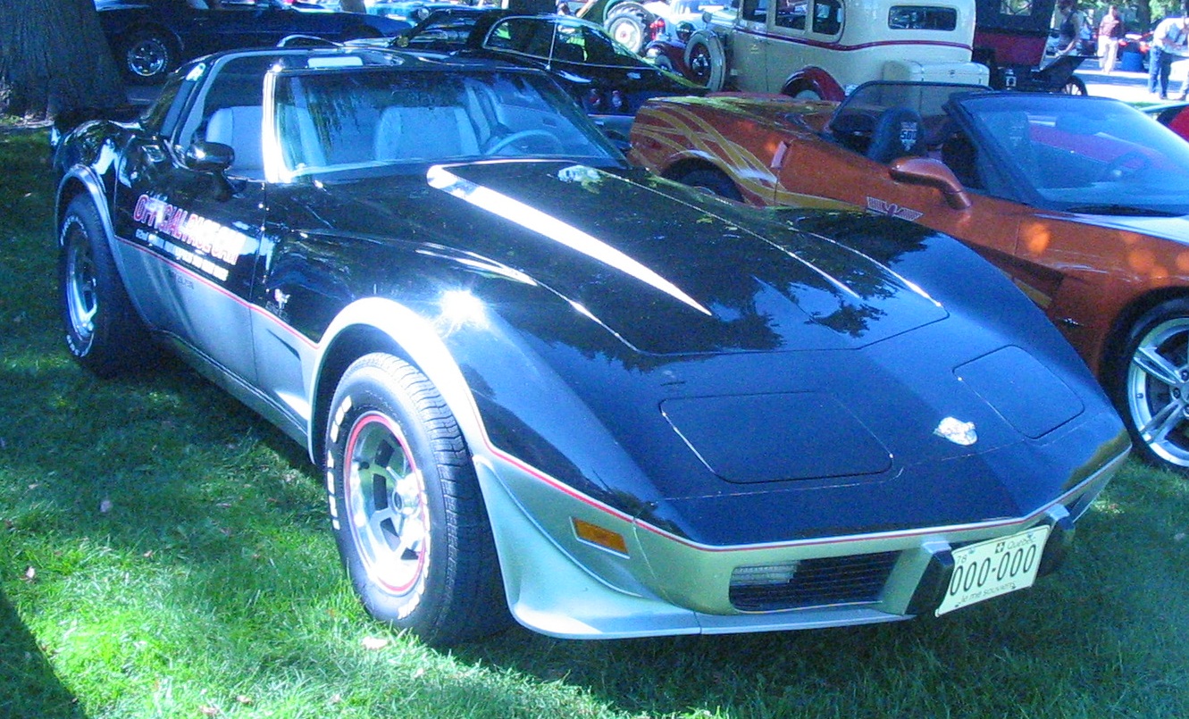 Дам авто. Chevrolet Corvette 1978 салон. Шевроле Корвет 78. Корвет с3 Pace car. 78 Corvette Pace car.