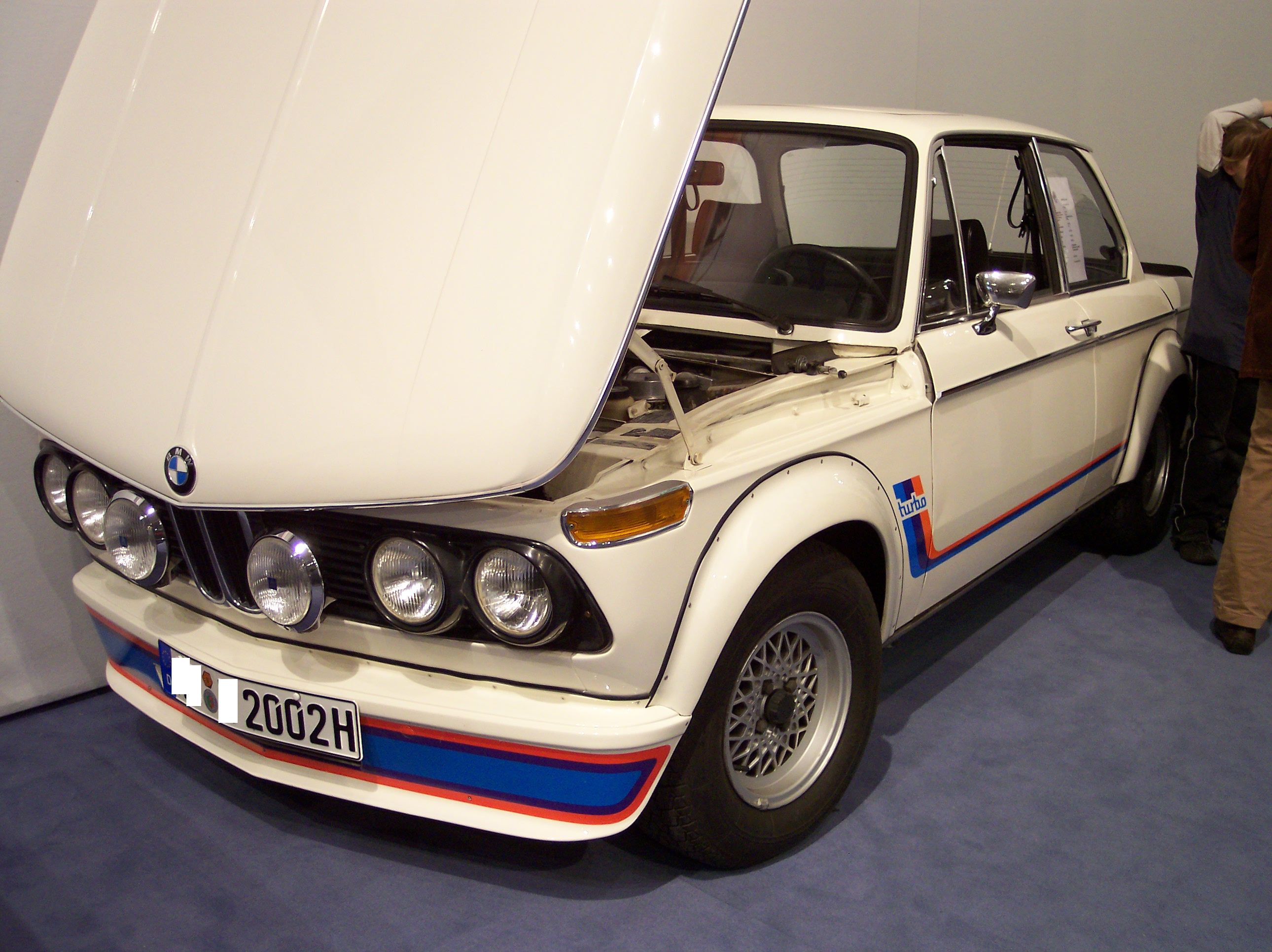 File:BMW 2002 turbo white vl TCE.jpg