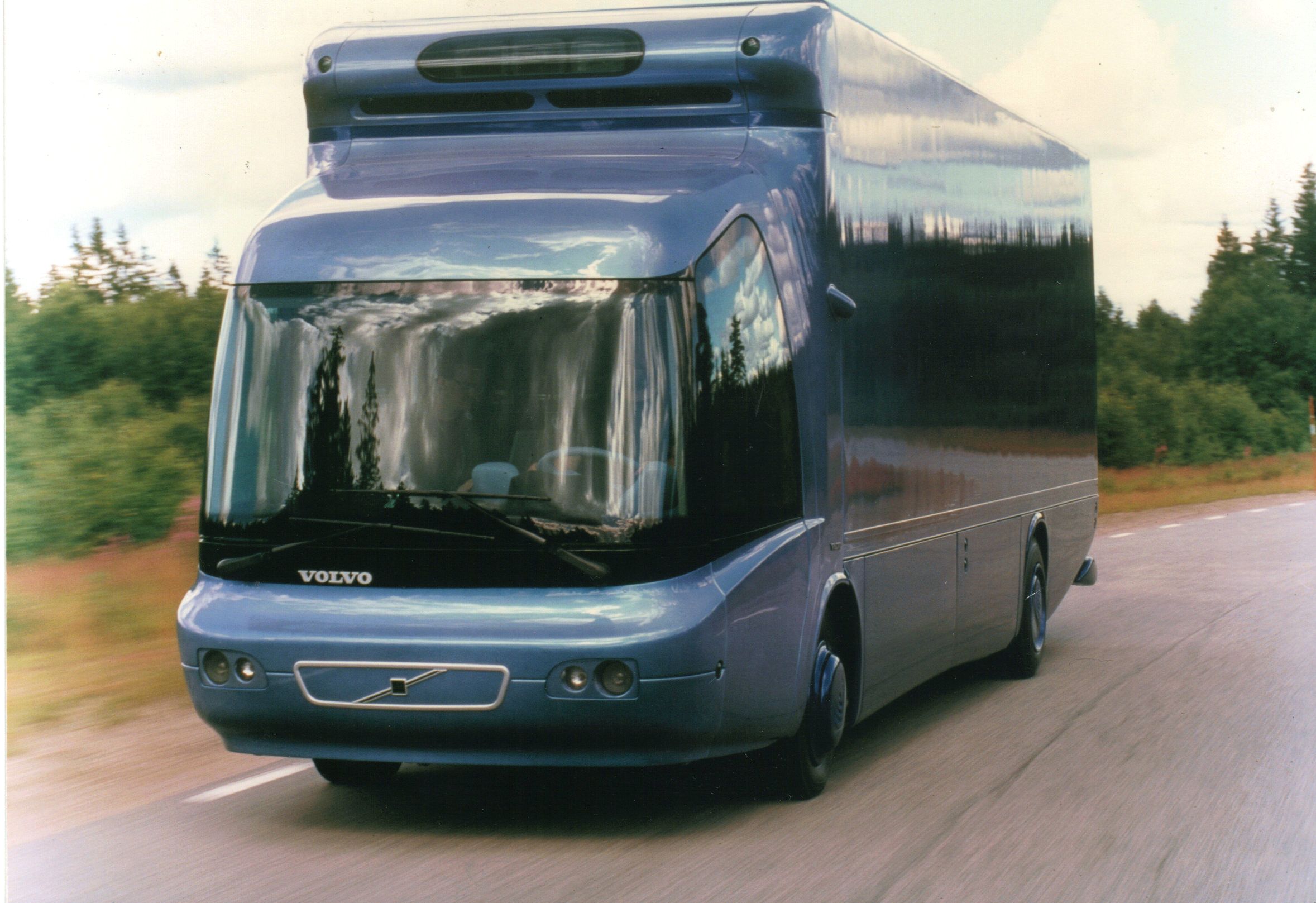 Volvo's gas turbine truck of the futurethe Environmental Concept Truck
