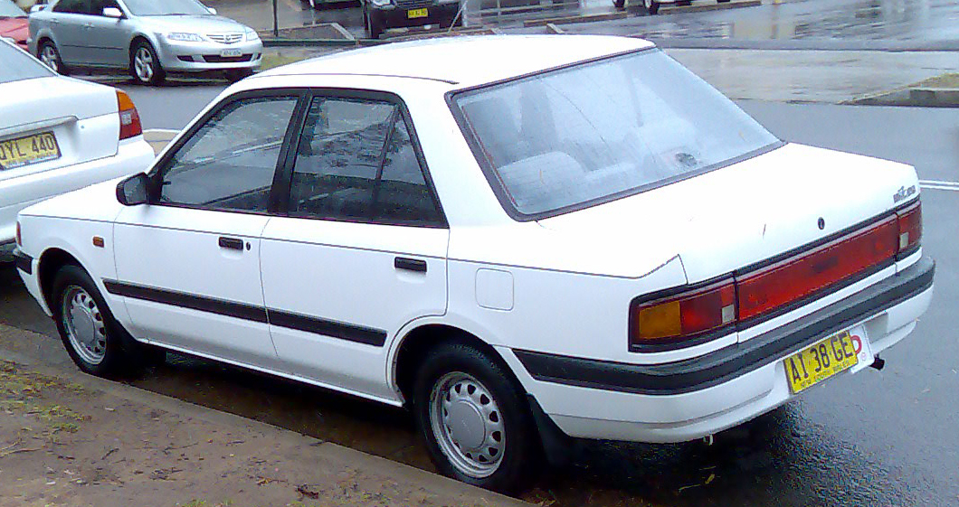 File:1989-1991 Mazda 323 (BG) sedan 01.jpg