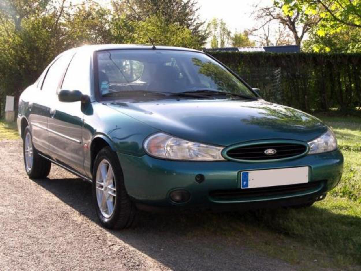 ford mondeo 1 8 td