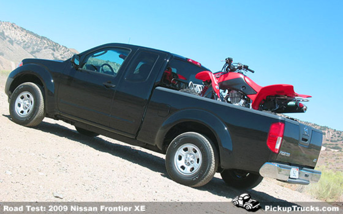 Road Test: 2009 Nissan Frontier XE - Less Cylinders, Less Fuel,