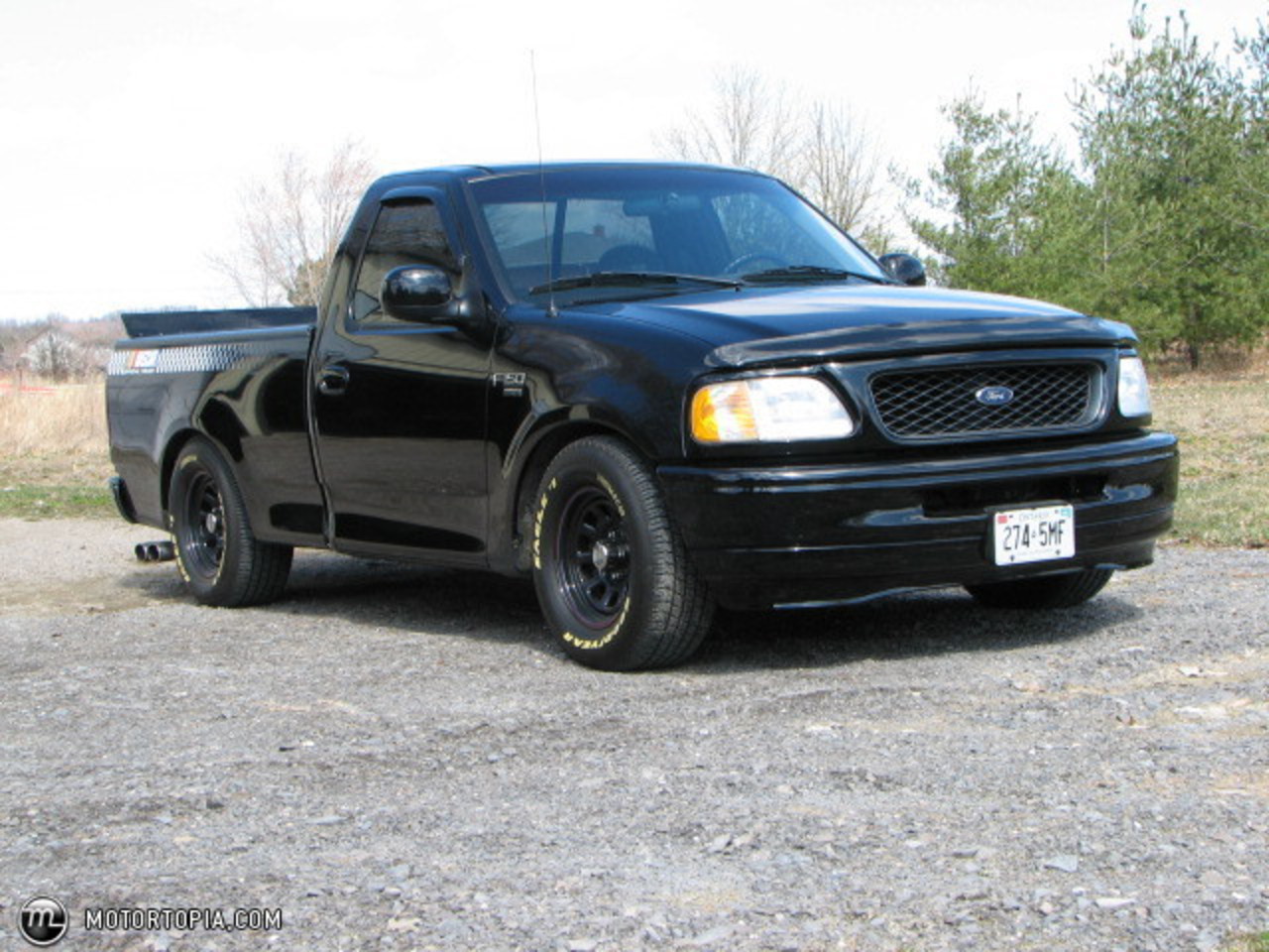 Ford F-150 NASCAR Edition. 