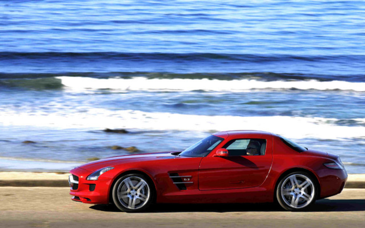 Mercedes Benz SLS AMG 2010