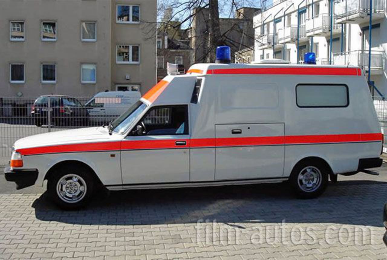 Foto Volvo 265 Ambulance