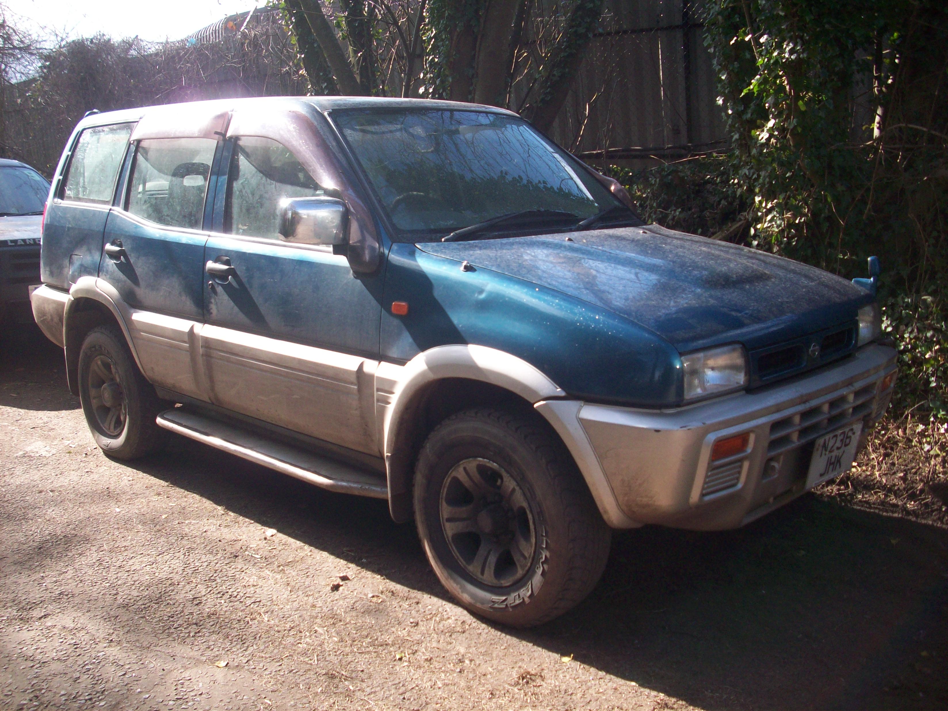 Nissan Mistral 2.7 Tdi Automatic 1996 7-Seater
