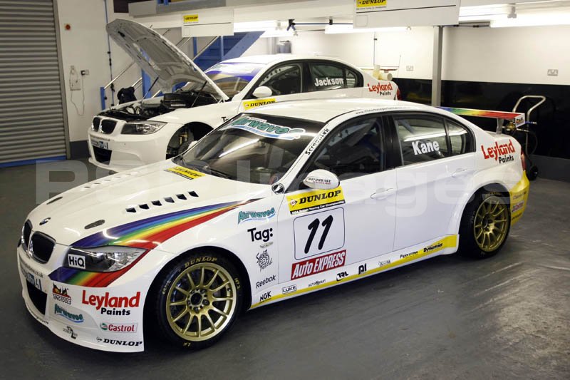 Airwaves BMW BMW 320si E90 Pinkney Motorsport Vauxhall Vectra Running the
