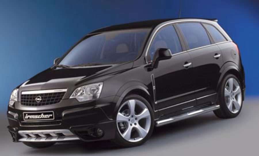 The black Opel Antara 2.2 CDTi 120 4x4 Ecoter - 2.2 16v CRDi AWD 6MT 120kW