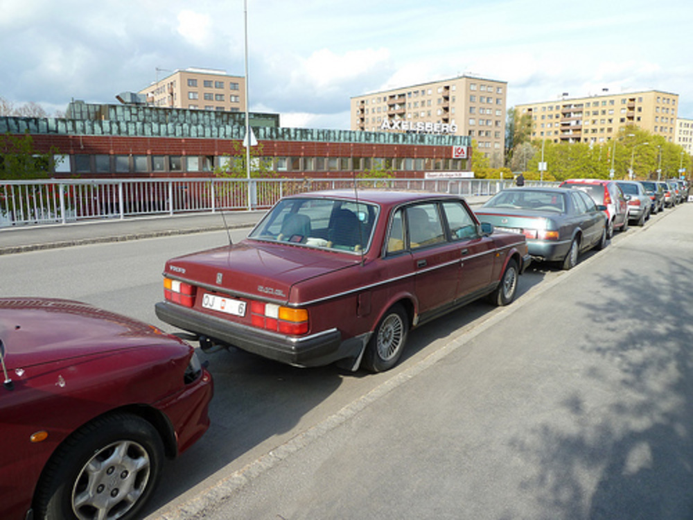 Volvo 765-697 GLE. View Download Wallpaper. 500x375. Comments