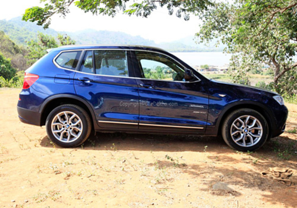 The BMW X3 x30d gets meatier and larger tyres and sportier alloy wheels as