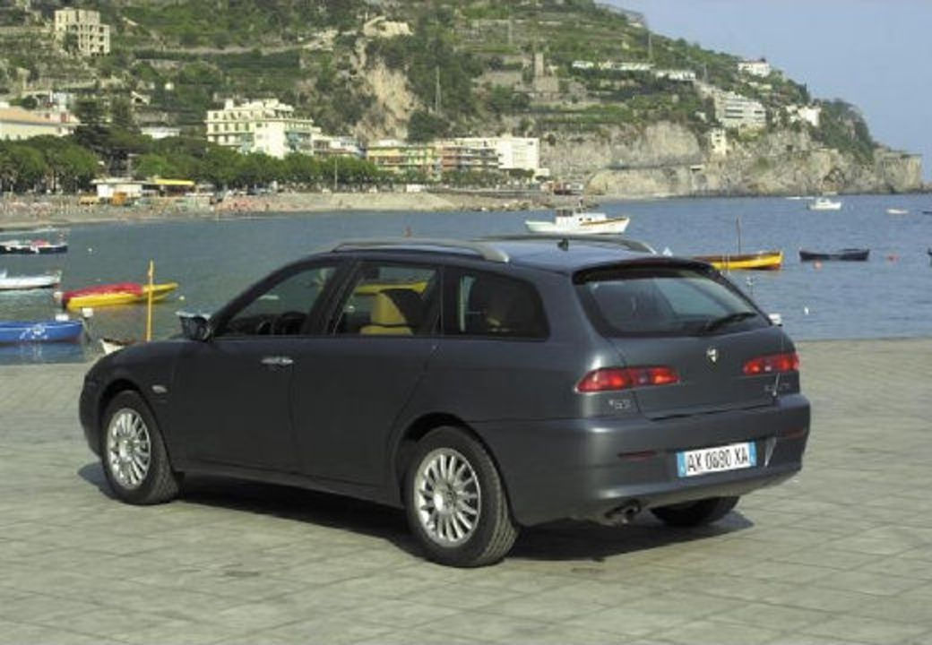 Enjoy these pictures & wallpapers of the Alfa Romeo 156 SW.