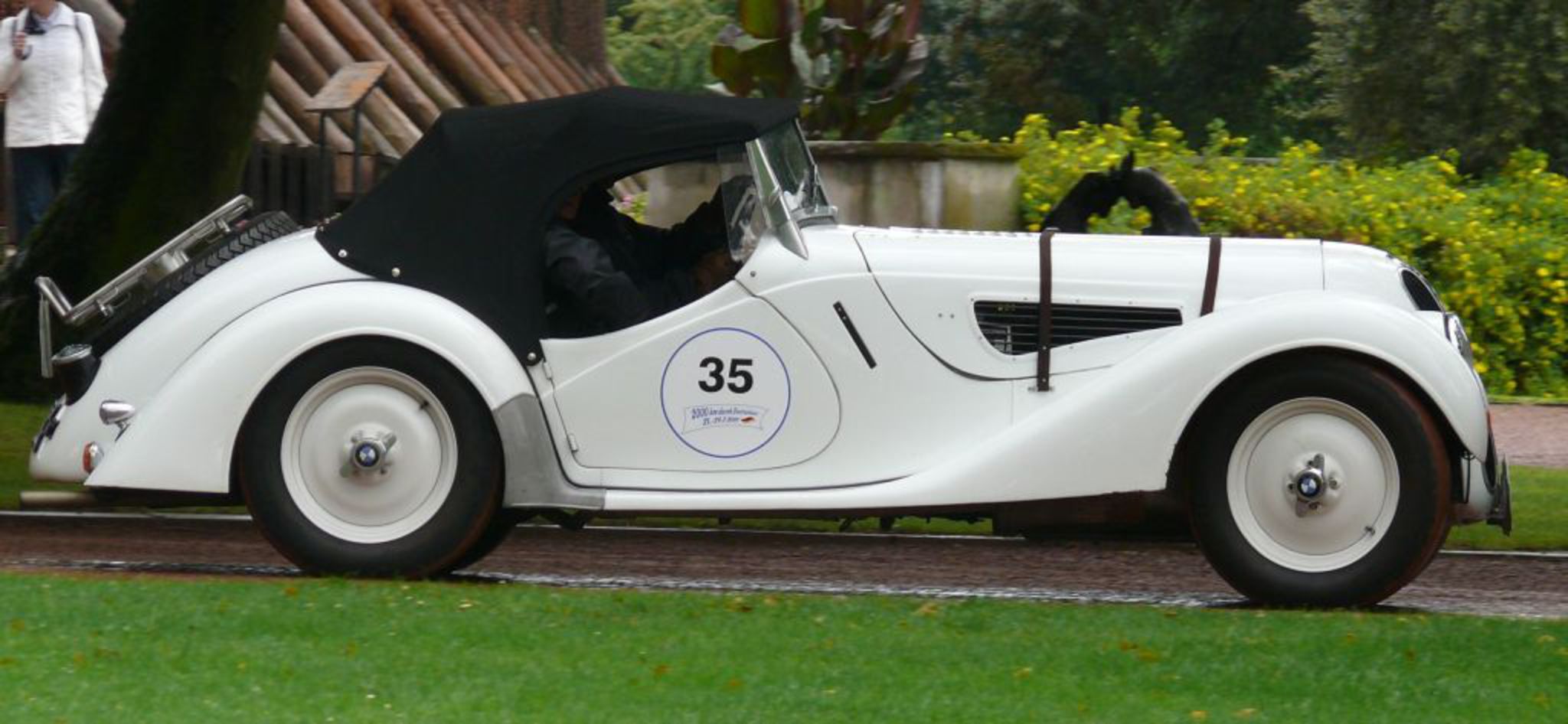 File:BMW 328 Roadster white r.jpg. Size of this preview: 800 Ã— 370 pixels.