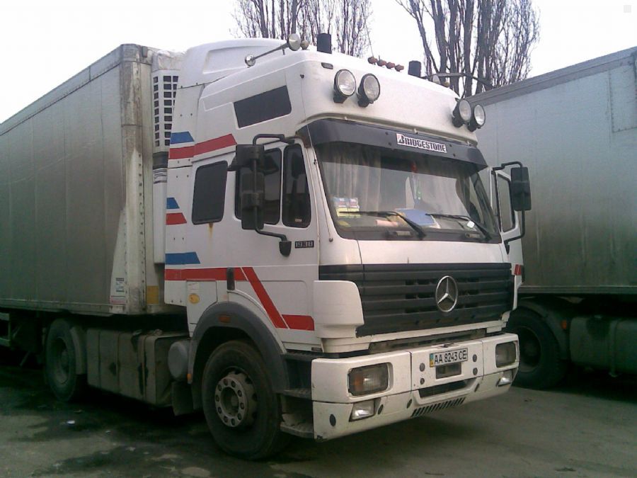 Mercedes Benz sk тягач