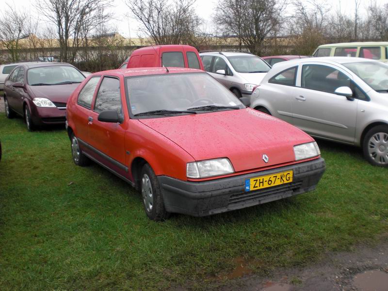 Renault 19 TR, 1991, worden ook al hard minder in aantal.
