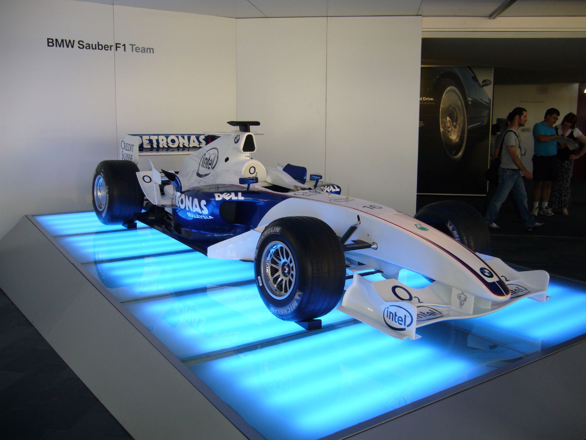 File:BMW Formula 1 race car.jpg