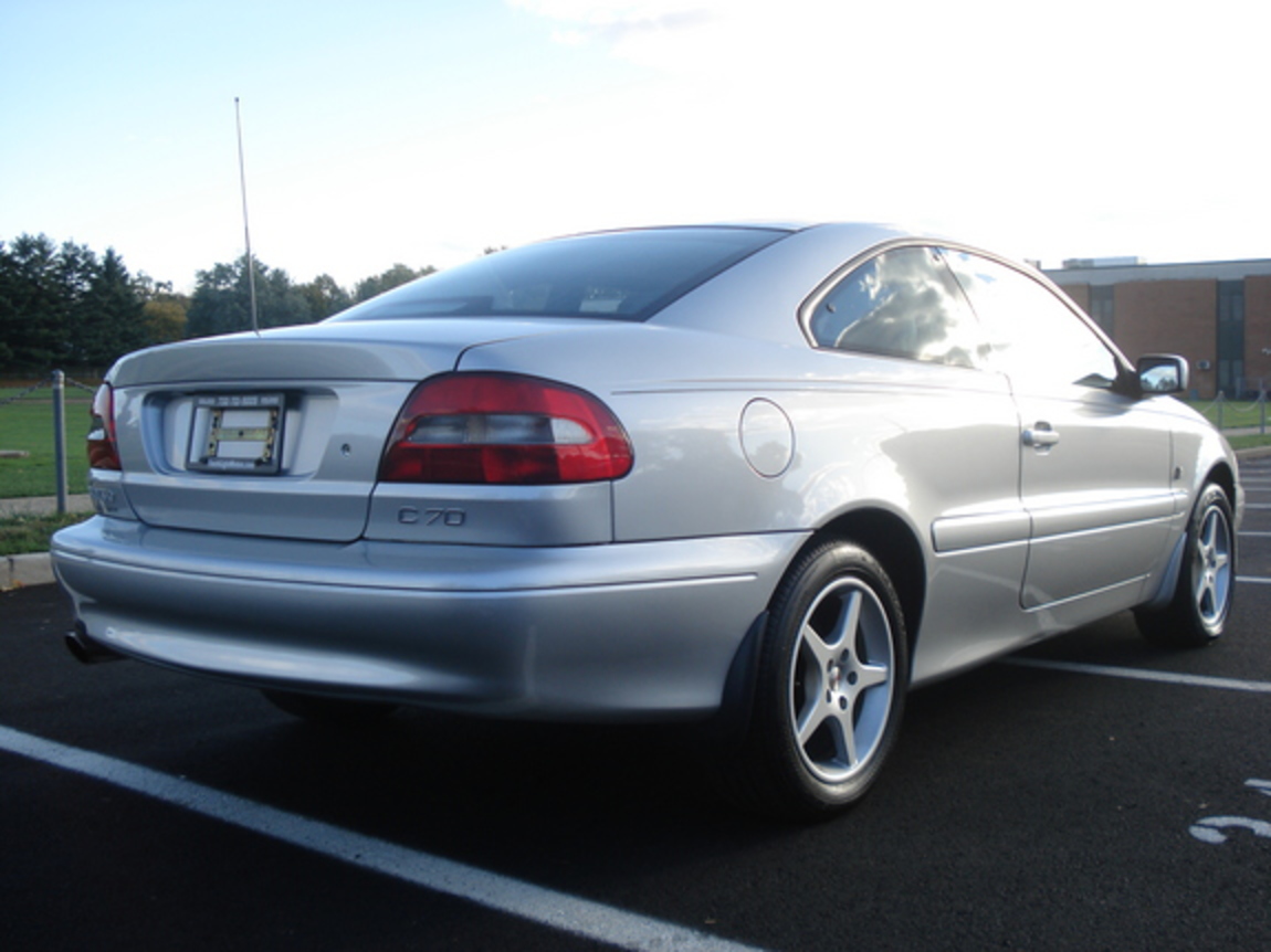 This is my 1999 volvo c70 R coupe. i just got it a couple days ago. it rides
