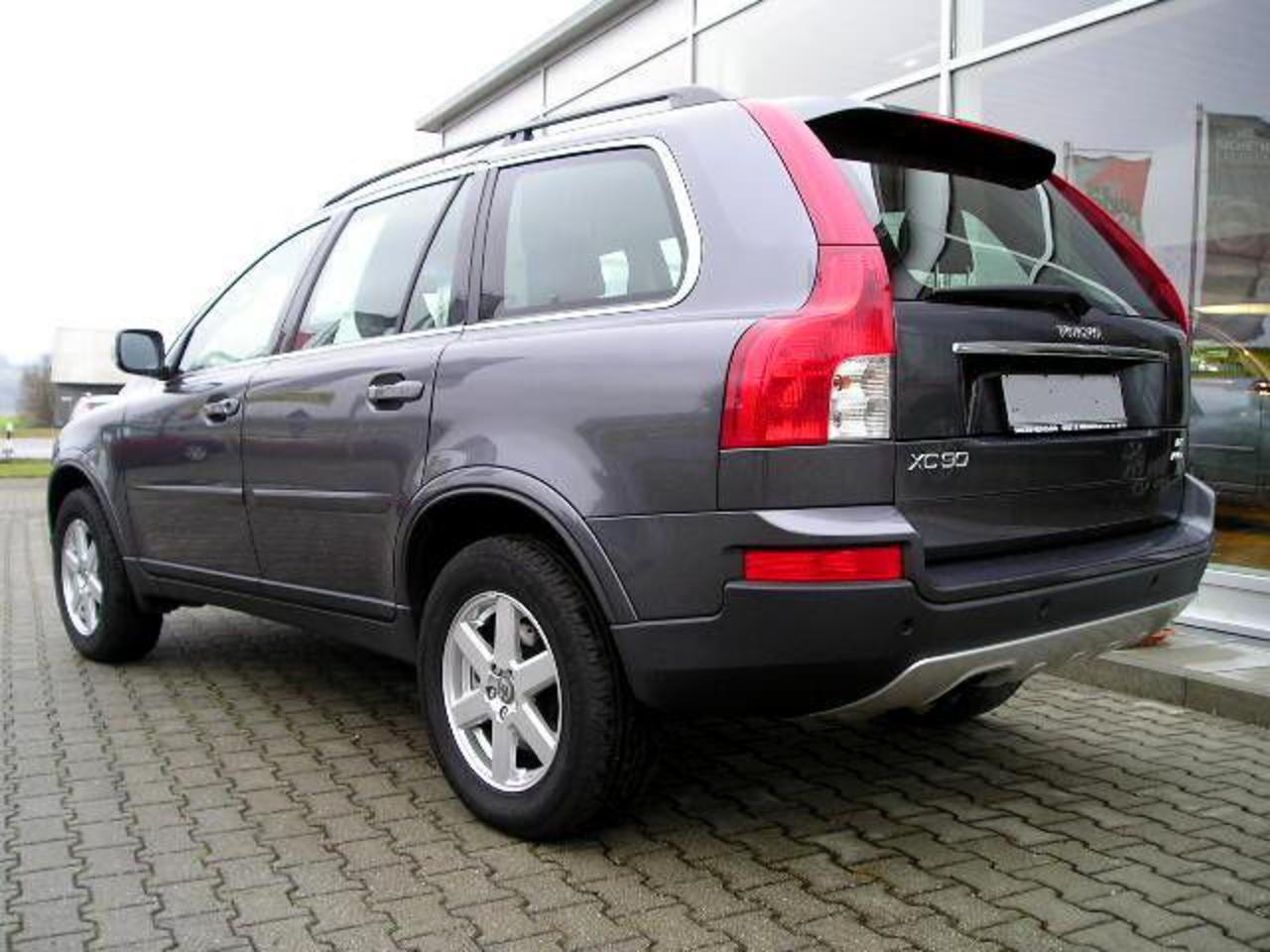 NÂ° 679 -VOLVO XC 90 D5 DPF Momentum Free delivery*