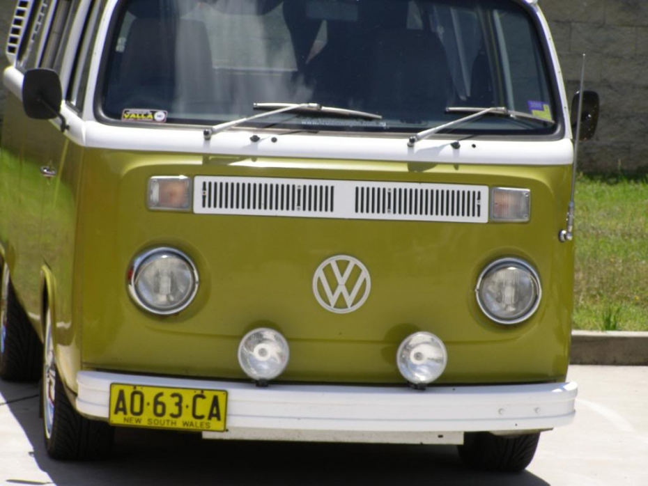 Volkswagen Type 2 Kombi wallpaper. < Previous. Link to this page:
