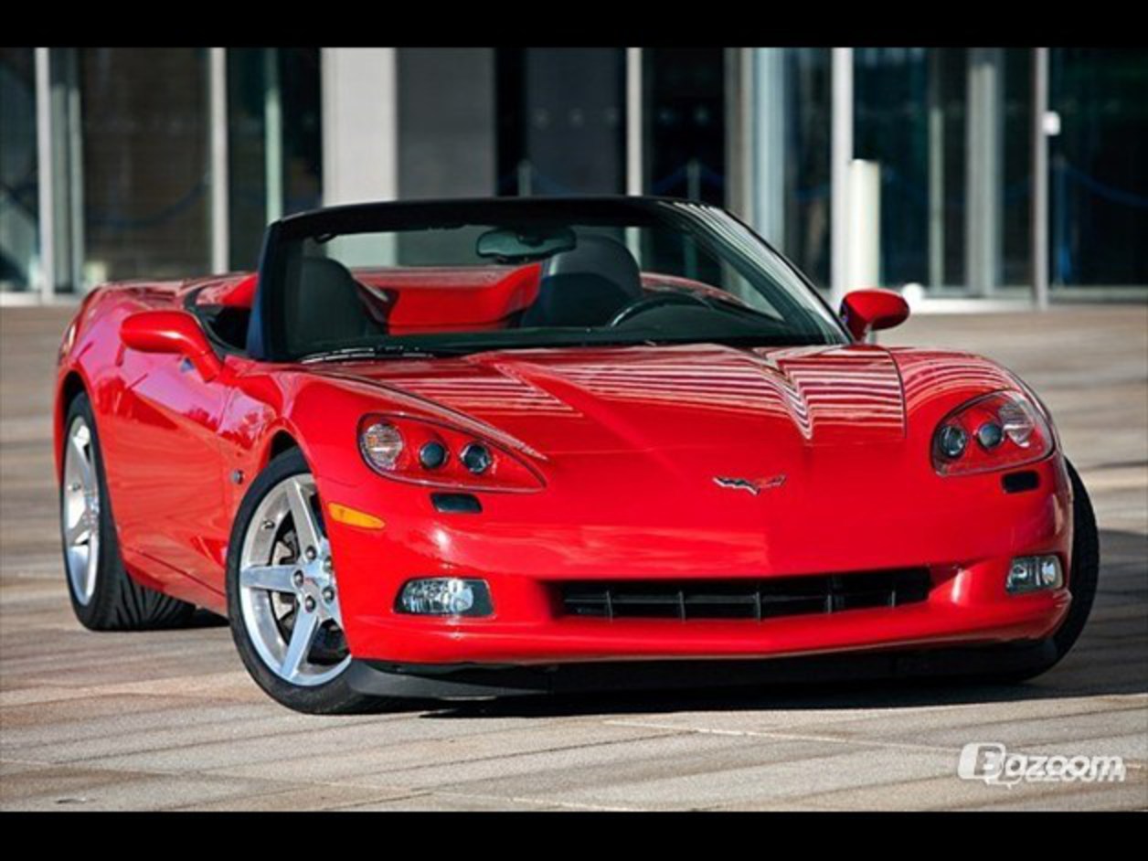 Chevrolet Corvette c6 Cabrio красная