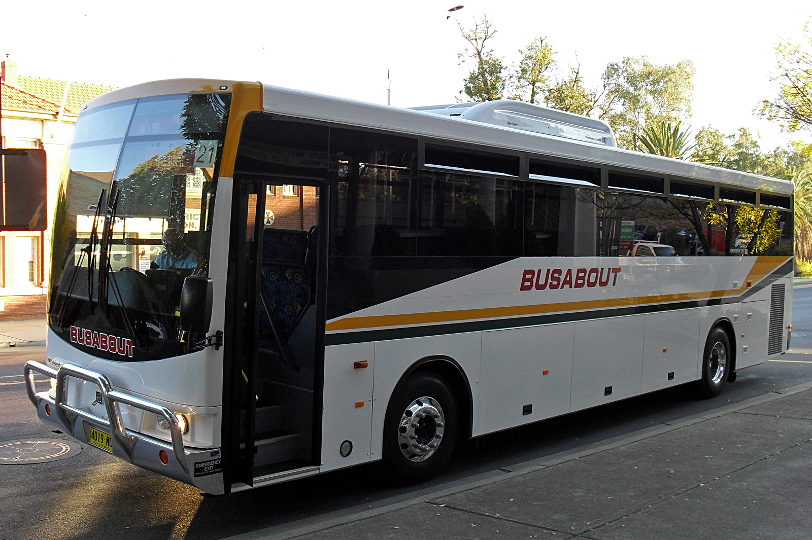 File:Busabout - Volgren bodied Volvo B7R - 4019 MO.jpg