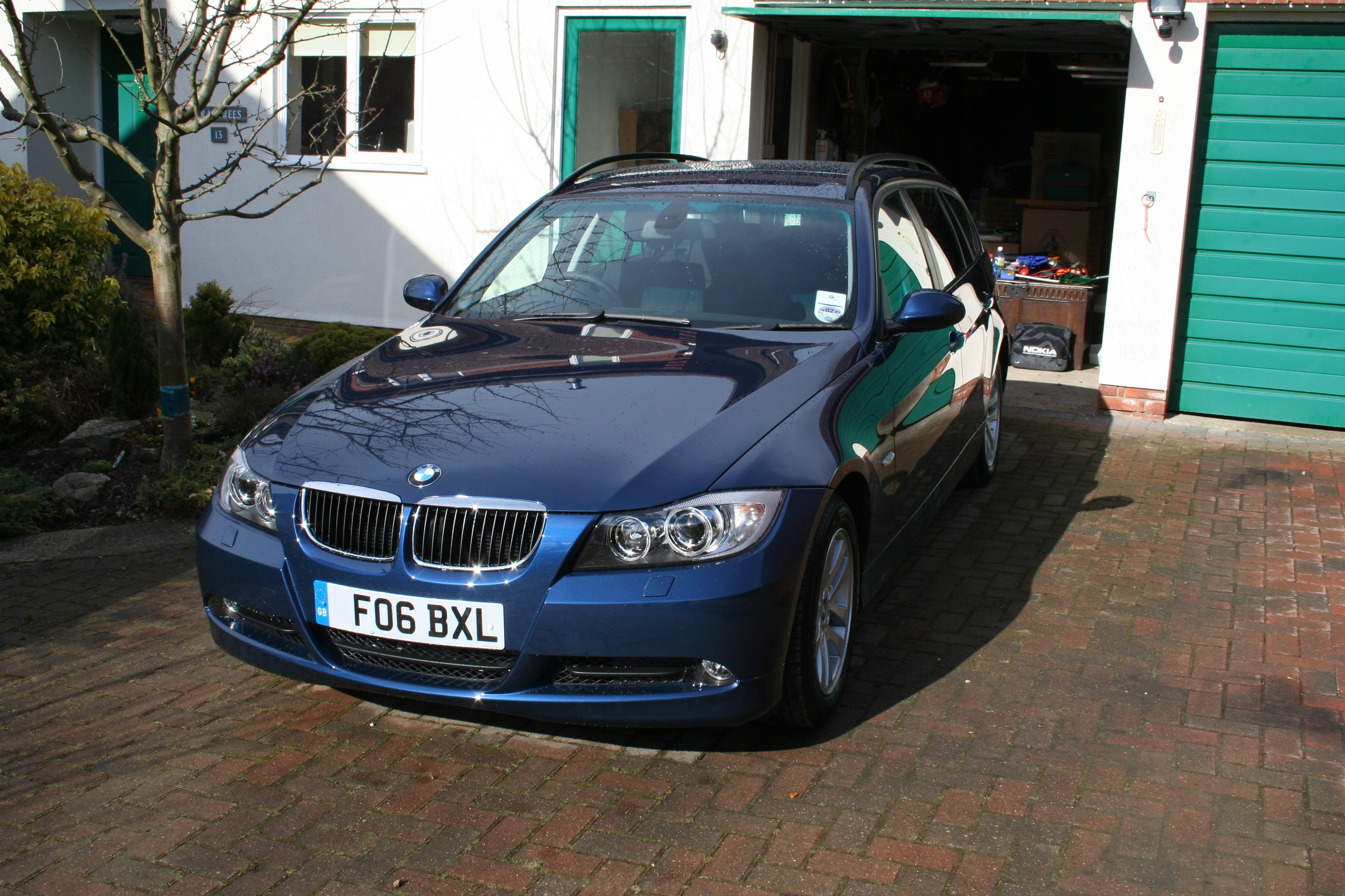 File:BMW 320d SE Touring (107205490).jpg