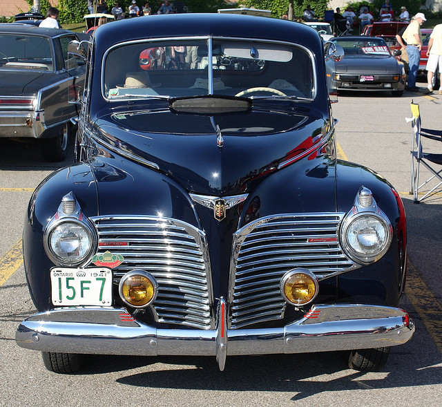 1941 Dodge Deluxe coupe ( Canadian )