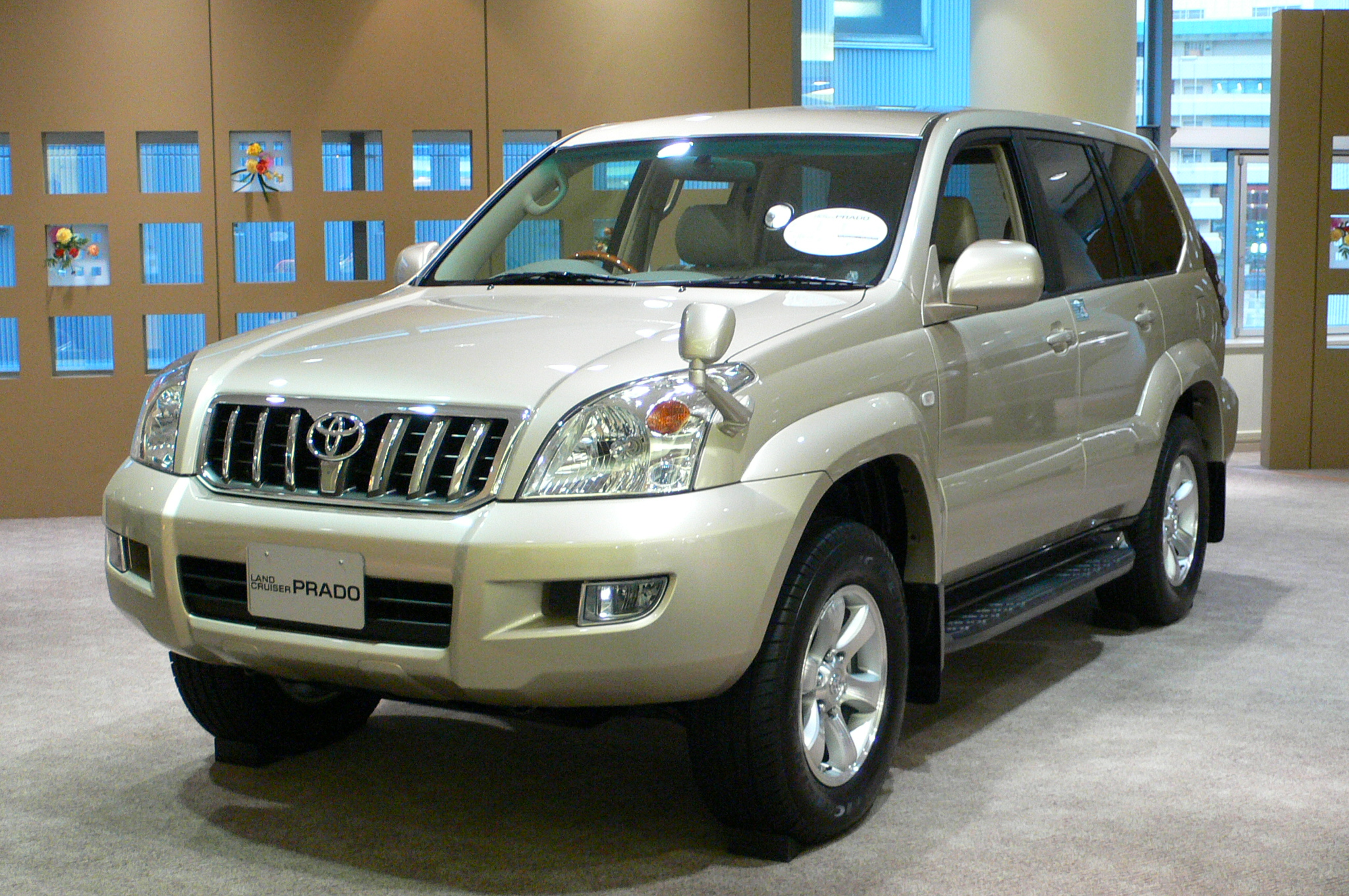 File:2002 Toyota Land Cruiser-Prado 01.jpg